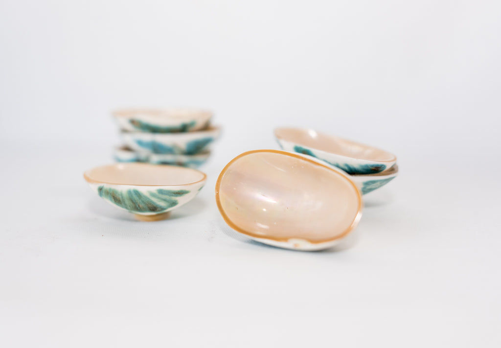 Footed Natural Shell Dish